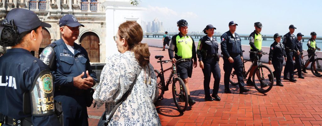 Policía de Turismo: Seguridad y hospitalidad para los visitantes en Panamá - Blue Apple Informa